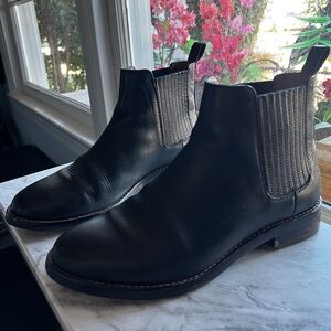 Thursday Chelsea Boots Black Size 8